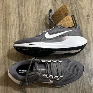 Nike Gray and White Athletic Running Shoes